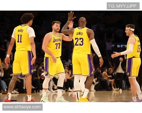 湖人11战9胜，詹姆斯首秀11分12助破纪录！这4个小细节更让人高兴